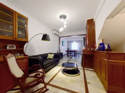 CASA 7 ambientes, VENTA, ADROGUÉ, GARAGE, JARDIN
