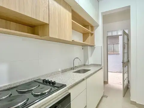 Venta Depto. 3 amb. V. Urquiza. Planta baja. Patio