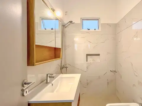 Venta Depto. 3 amb. V. Urquiza. Planta baja. Patio