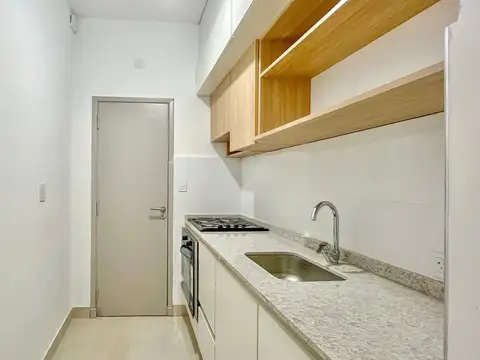 Venta Depto. 3 amb. V. Urquiza. Planta baja. Patio
