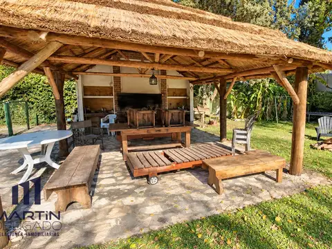 Casa en Venta con 3 cocheras