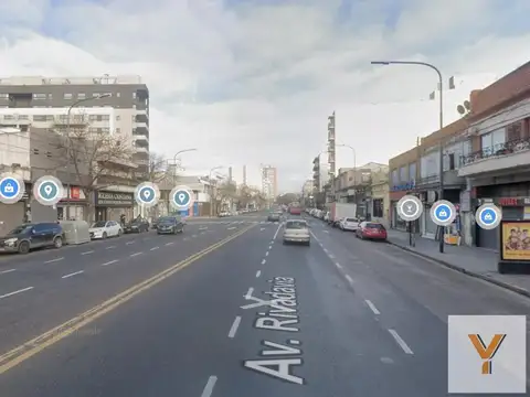 Avenida Rivadavia y Esteves Sagui