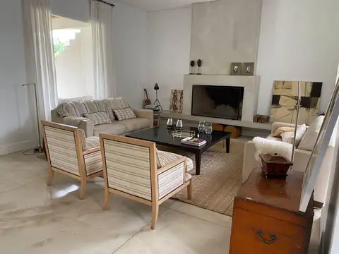 Casa en Alquiler Temporal de 4 dormitorios