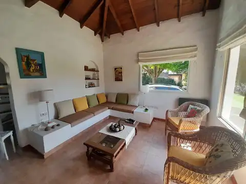 Casa en alquiler en Country Banco Provincia