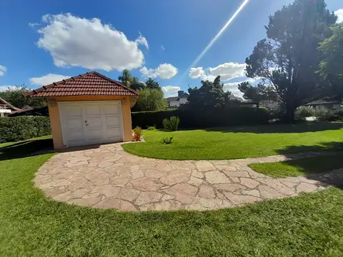 Casa 5 ambientes con 3 baños