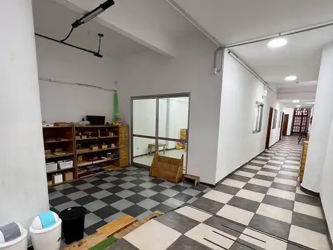 LOCAL EN PLANTA BAJA AL FRENTE