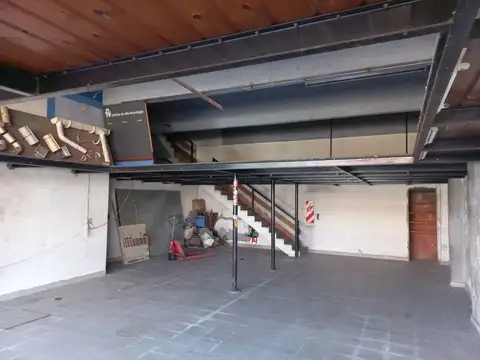 LOCAL ALQUILER CON DEPOSITO OFICINAS OPCION VIVIENDA