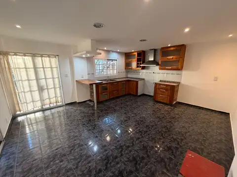Alquiler de casa 4 ambientes en José León Suárez