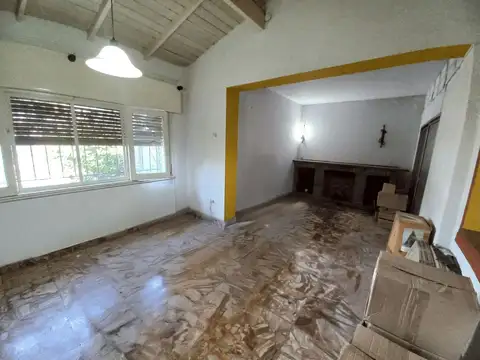 Casa en Venta en Rafael Calzada, USD 180.000