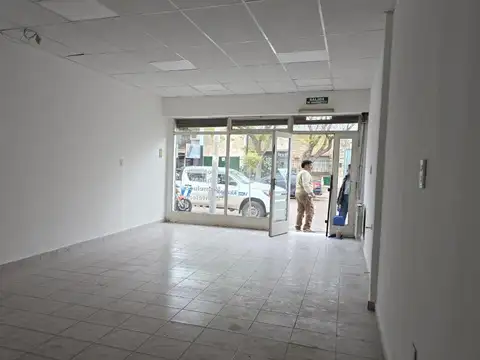 Local en cipolletti