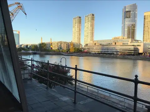 Avenida Alicia Moreau De Justo 800, Piso 1