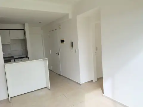 Alquiler con expensas, AySA y ABL Incluido. 2 ambientes con terraza propia