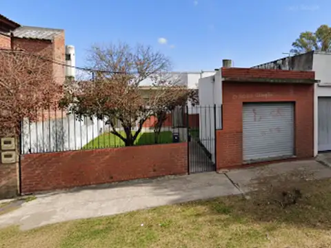 VENTA CASA LOTE 3 AMB FONDO LIBRE VILLA DOMINICO