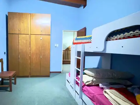 CASA EN VENTA LA PLATA 4 DORMITORIOS COCHERA
