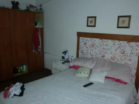 Depto Tipo Casa 5 ambientes con 2 baños