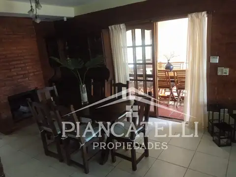 Hermosa casa a la venta en Banco Provincia Country Club con 4 habitaciones