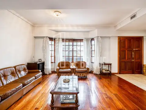 Casa 5 ambientes con 3 baños