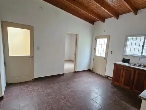 Casa 4 ambientes con 1 baño