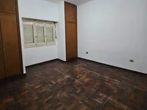 80 y 121 - Casa de 3 dormitorios - Fondo y Gge varios -