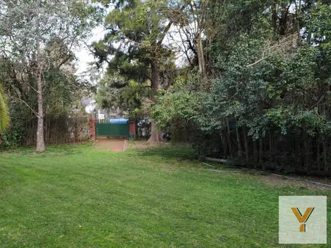 De la Media Caña e/ De la Chacarera y Del Prado