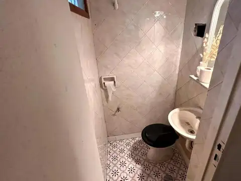 Casa 5 ambientes con 1 baño
