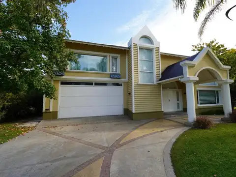 Casa en venta 5 ambientes en Campos de Álvarez