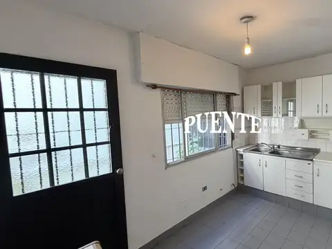 Depto Tipo Casa en Alquiler con 1 cocheras