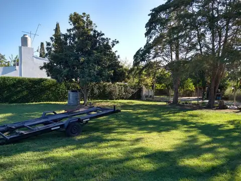 Parque Irizar, Fátima Pilar, sobre calle Tucuman 100