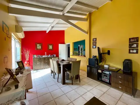 Casa 4 ambientes con 1 baño