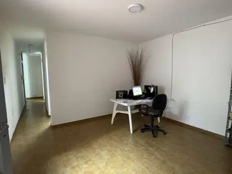 Casa 5 ambientes con 1 baño