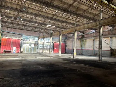 GALPON A 1/2 CUADRA  AV. RIVADAVIA 909 M2   FOT 1,6  FOS 0.6