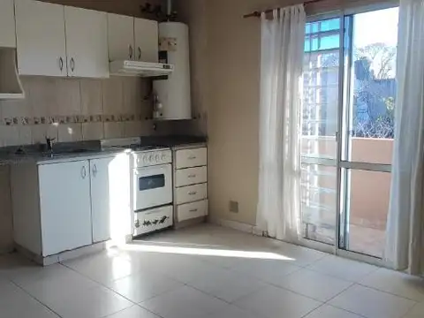 Departamento en Alquiler en Bernal Oeste, $ 750.000