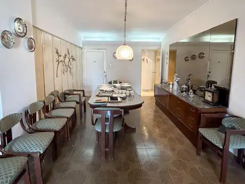 Departamento 4 ambientes c/ Balcón al frente y Garage