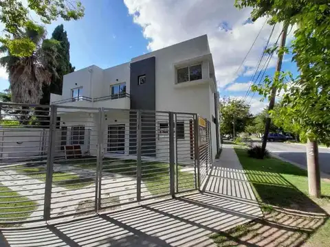 Depto Tipo Casa en Venta en Castelar Sur, USD 110.000
