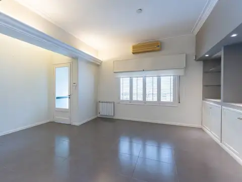 Casa 6 ambientes con 2 baños