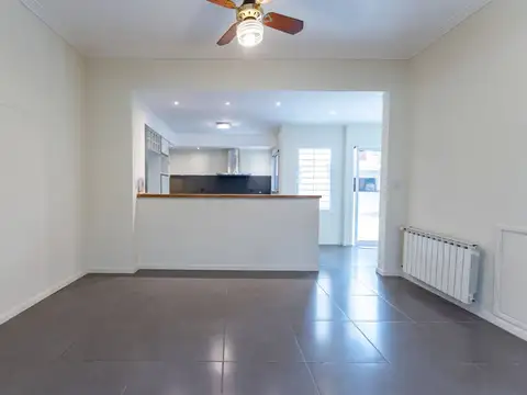 Casa en Alquiler con 1 cochera