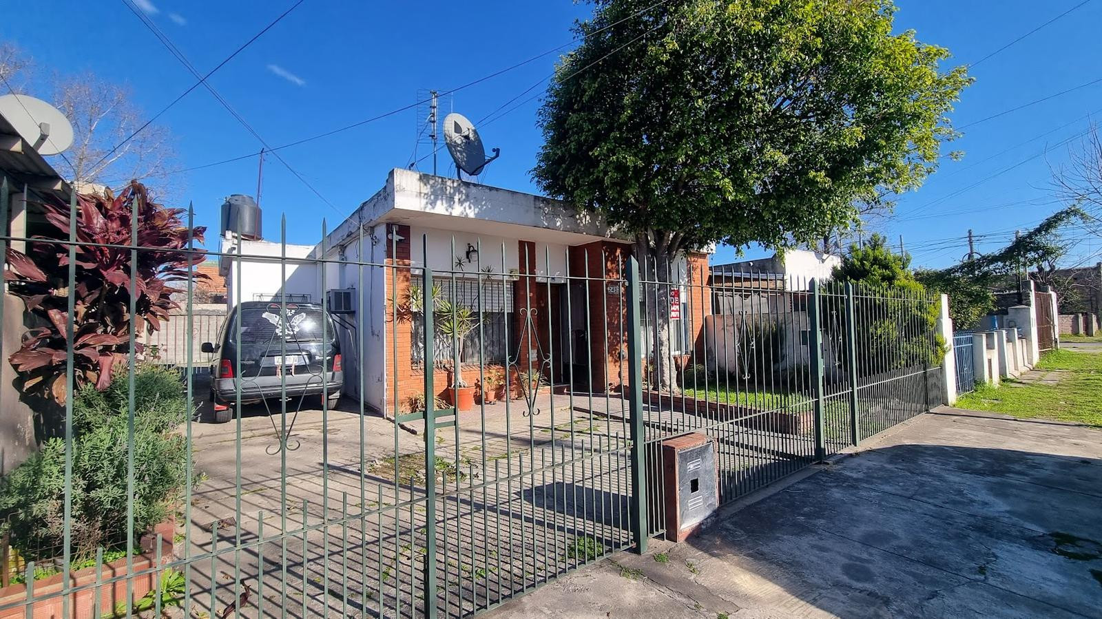 Venta Casa 3 dormitorios 40 años, 118m2, 1 cochera, Calle 829 2400, San  Francisco Solano, Buenos Aires | Argenprop