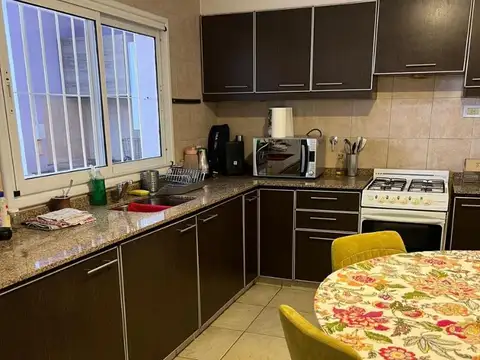 CASA EN VENTA - PILAR