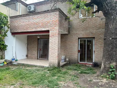 LUMINOSO MONOAMBIENTE CON JARDIN Y GALERIA