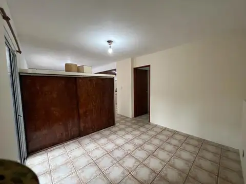 MONOAMBIENTE CON JARDIN Y GALERIA