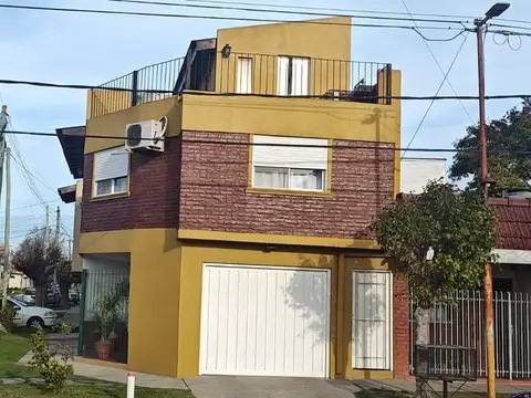 Depto Tipo Casa en Venta de 4 ambientes
