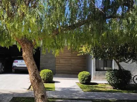 Casa en Venta en Mayor Drummond, Lujan de Cuyo