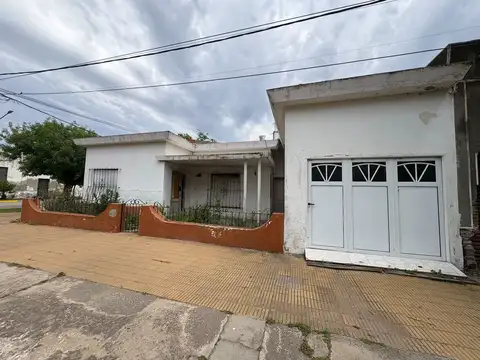 Casa a refaccionar a la venta
