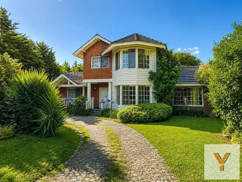 Casa en Venta - 3 Dormitorios 4 Baños - 1300mts - Pilar