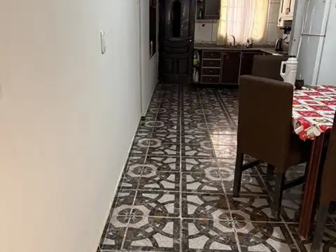 Casa 3 ambientes con 1 baño