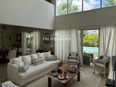 Venta de Casa en Ayres Plaza, 3 dormitorio más escritorio