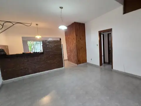 Casa americana 3 ambientes en alquiler en Ituzaingo Norte 