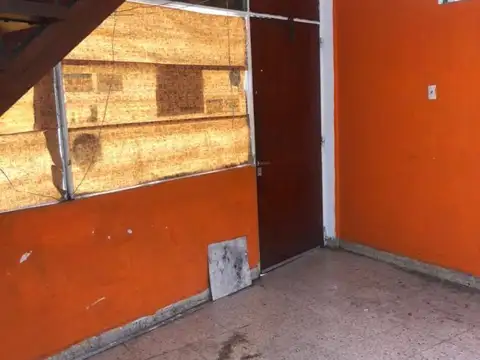 Montevideo E/ 17 Y 18 -  Berisso 100