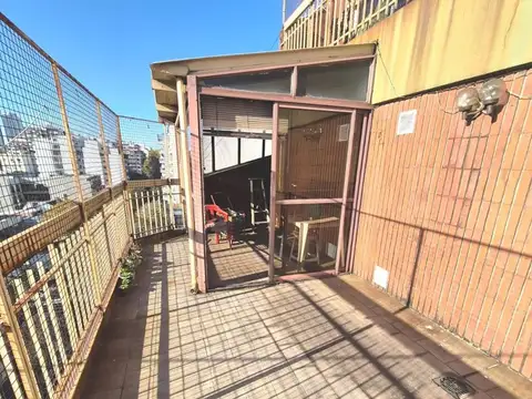 CABALLITO: Venta Departamento 3 ambientes con balcón terraza   quincho y parrilla propia