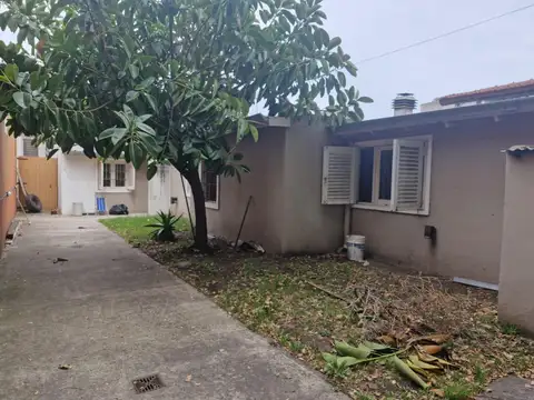 Casa en venta - 3 Dormitorios 2 Baños - 410Mts2 - Mar del Plata